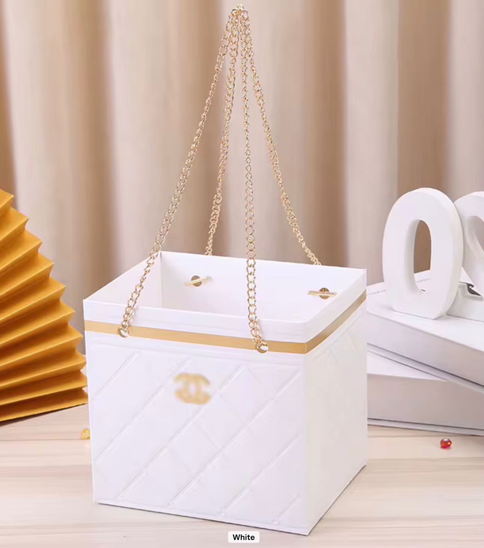 Chained Flower Gift Box Bag